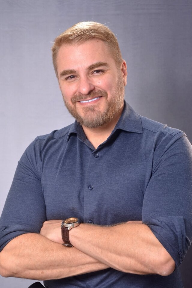 Charles Nascimento dos Santos, diretor do Colégio Objetivo Arujá